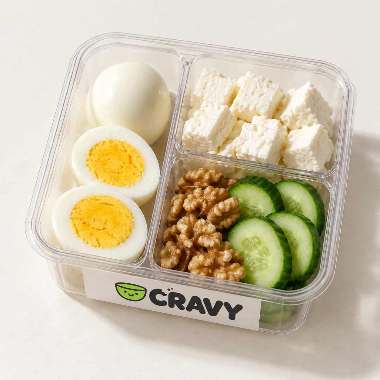 CRAVY yumurta, peynir, ceviz ve salatalık içeren protein kutusu
